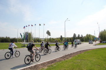Массовый велопробег энергетиков ко Дню России состоялся в Тюменской области и Югре