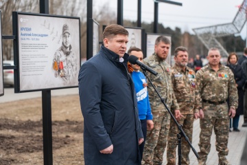 «Россети Тюмень» организовали фотовыставку об энергетиках-участниках СВО   