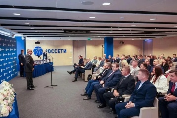 727 сотрудников Группы «Россети» получили награды ко Дню компании
