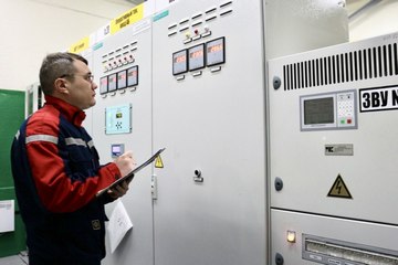 Югорские энергетики повысили надежность четырех крупных питающих центров 