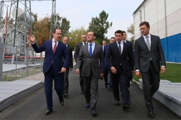 Павел Ливинский на примере показал Премьер-министру РФ Дмитрию Медведеву эффекты от внедрения цифровых сетей