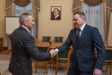 Губернатор Александр Моор встретился с генеральным директором компании «Россети Тюмень» Алексеем Солдатенко