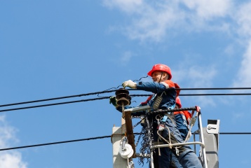 В Тюменской области энергетики оснастят современным проводом более 100 км ЛЭП