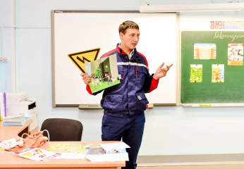 Югорские энергетики напомнили школьникам об электробезопасности перед каникулами  