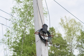 Тюменские энергетики выявили более 2,9 тыс. новых фактов незаконных подвесов линий связи на опорах ЛЭП