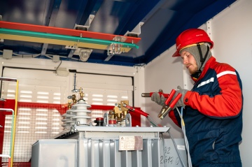 «Россети Тюмень» выполнили плановый ремонт ключевого оборудования на подстанции в Югре 