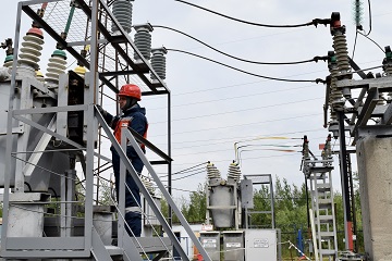 Югорские энергетики повысили надежность электроснабжения двух нефтяных месторождений