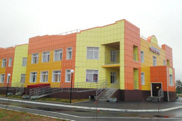 Энергетики организовали уличное освещение для  7 образовательных учреждений Югры 