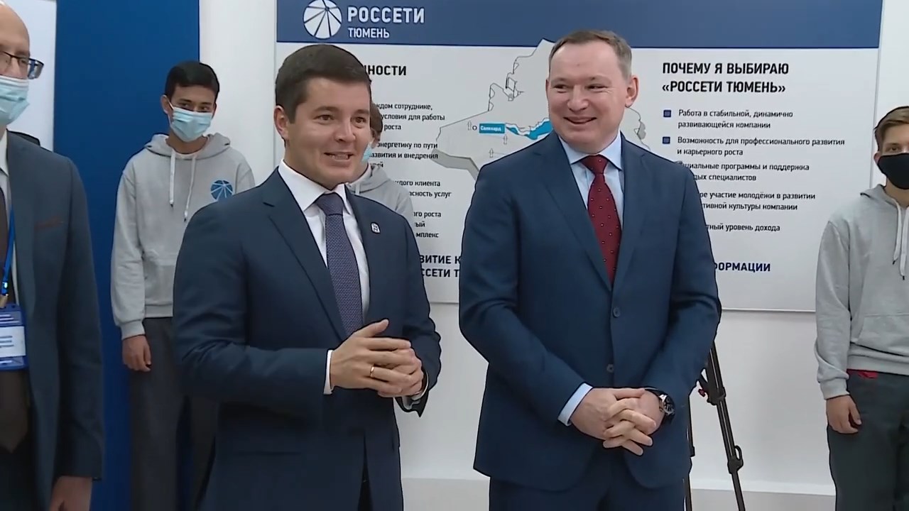 Телерадиокомпания «Импульс» | Дмитрий Артюхов посетил новоуренгойский многопрофильный колледж