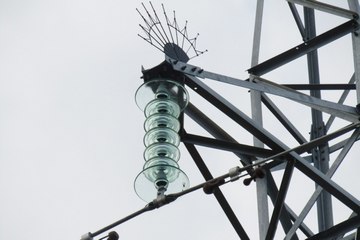  «Россети Тюмень» установили 4,8 тысячи птицезащитных устройств на ЛЭП в Тюменском макрорегионе