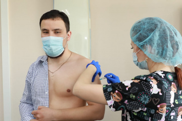 «Россети Тюмень» продолжают вакцинировать сотрудников