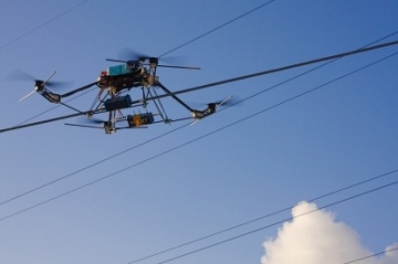 Уральские ученые научили робота для диагностики ЛЭП наносить покрытие против коррозии