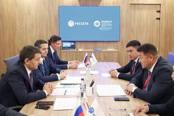 Главы компаний «Россети» и «НЭС Кыргызстана» на ПМЭФ рассмотрели совместные проекты в области развития инфраструктуры