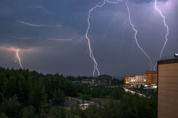 Энергетики повысят грозоупорность линий электропередачи Северо-Запада Югры