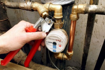 Россияне установят счетчики ЖКХ за свой счет 