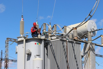 Югорские энергетики повысили надежность электроснабжения крупнейшего в России месторождения 