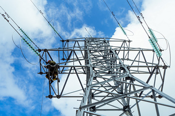 «Россети Тюмень» направят на техобслуживание и ремонт энергообъектов 4,2 млрд рублей               