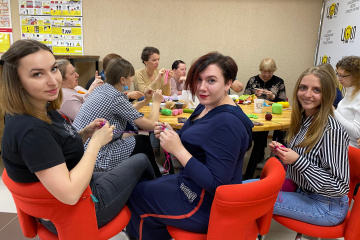 С теплом и заботой: активисты «Россети Тюмень» подготовили подарки для югорских и ямальских детей, родившихся раньше срока 