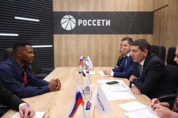 Андрей Рюмин на РЭН провел встречу с главой Африканской энергетической палаты ЭнДжеем Аюком