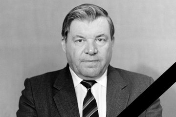 Коллектив и руководство «Россети Тюмень» выражают соболезнования родным и близким ушедшего из жизни Владимира Соколова