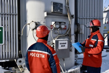 Энергетики повысили надежность электроснабжения крупнейшего деревообрабатывающего предприятия Югры