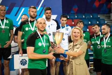 Волейболисты Тюменcкой области взяли бронзу на всероссийском турнире энергетиков в Москве