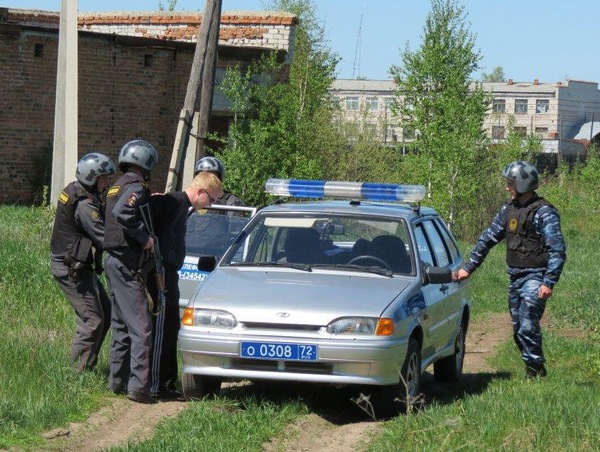 Досмотр нарушителя