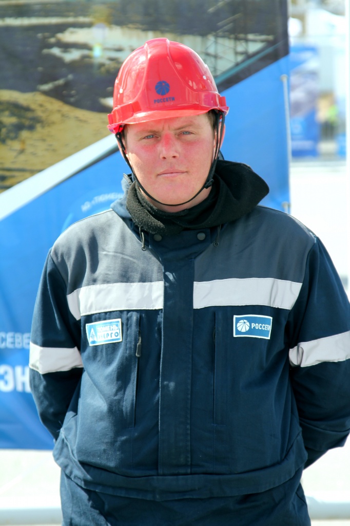 Лушпаев Константин Сергеевич электромонтер оп ремонту ВЛ.JPG