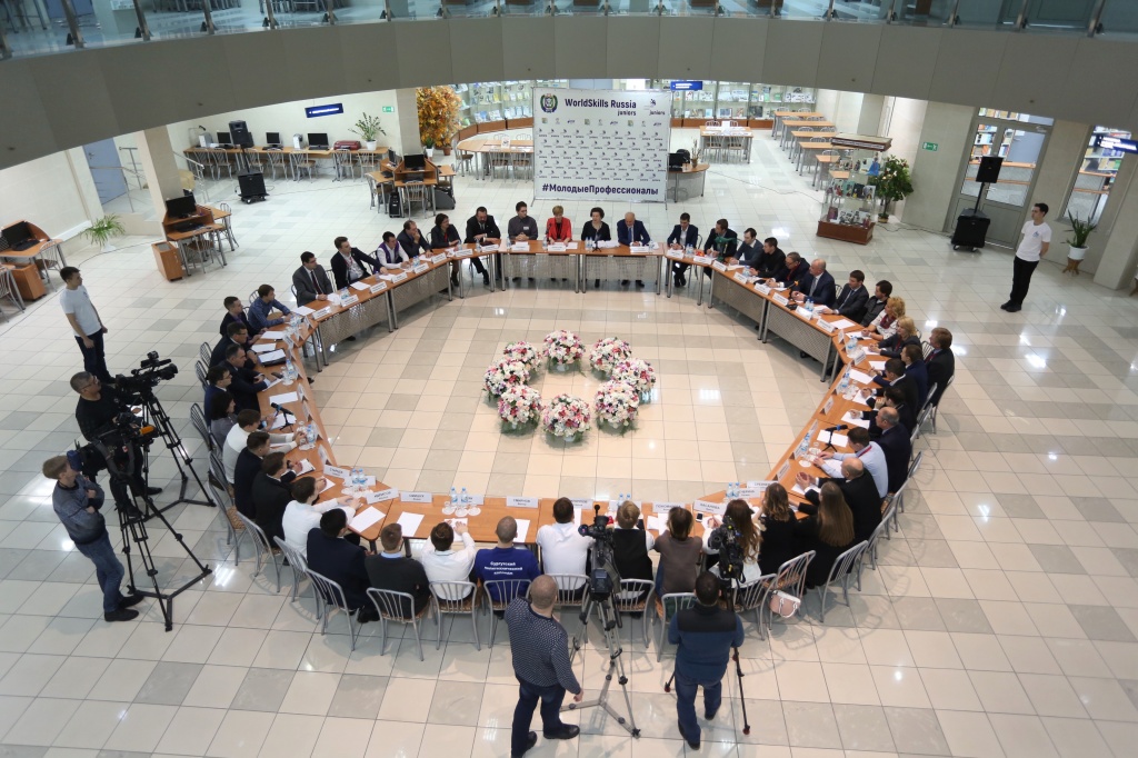 H02A3389_Р Нуриев_общая.JPG