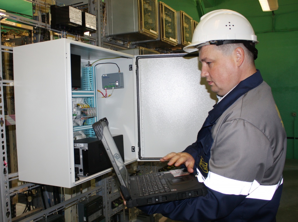 Шкаф ИИИС КУЭ, ведущий инженер СТиУЭЭ А.В.Абросимов.jpg