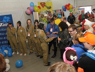 Сборная «Тюменьэнерго» получила кубок друзей городского молодежного фестиваля «На крыло!»