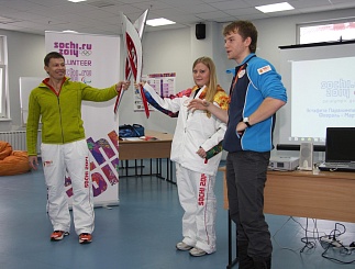 Спорт и труд рядом идут: сотрудница «Тюменьэнерго» Екатерина Садовникова приняла участие в эстафете Олимпийского огня