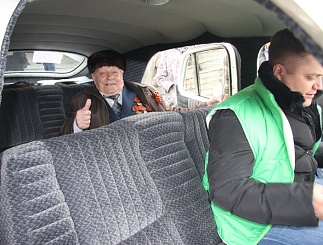 «Эстафета Знамени Победы» продолжилась автопробегом «Победа одна на всех», стартовавшем в Нижневартовске