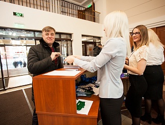 Первый технологический форум. Первые в Югре быстрые зарядные станции для электромобилей
