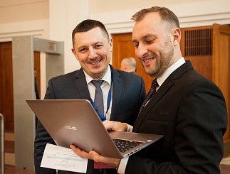 Первый технологический форум. Первые в Югре быстрые зарядные станции для электромобилей