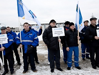 Водители Нефтеюганских электрических сетей сохранили кубок и звание