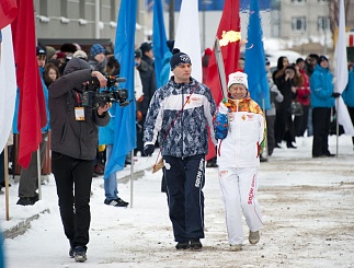 Спорт и труд рядом идут: сотрудница «Тюменьэнерго» Екатерина Садовникова приняла участие в эстафете Олимпийского огня